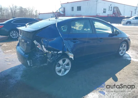 2015 Toyota Prius Five z USA, uszkodzony, nr VIN JTDKN3DU6F1893531